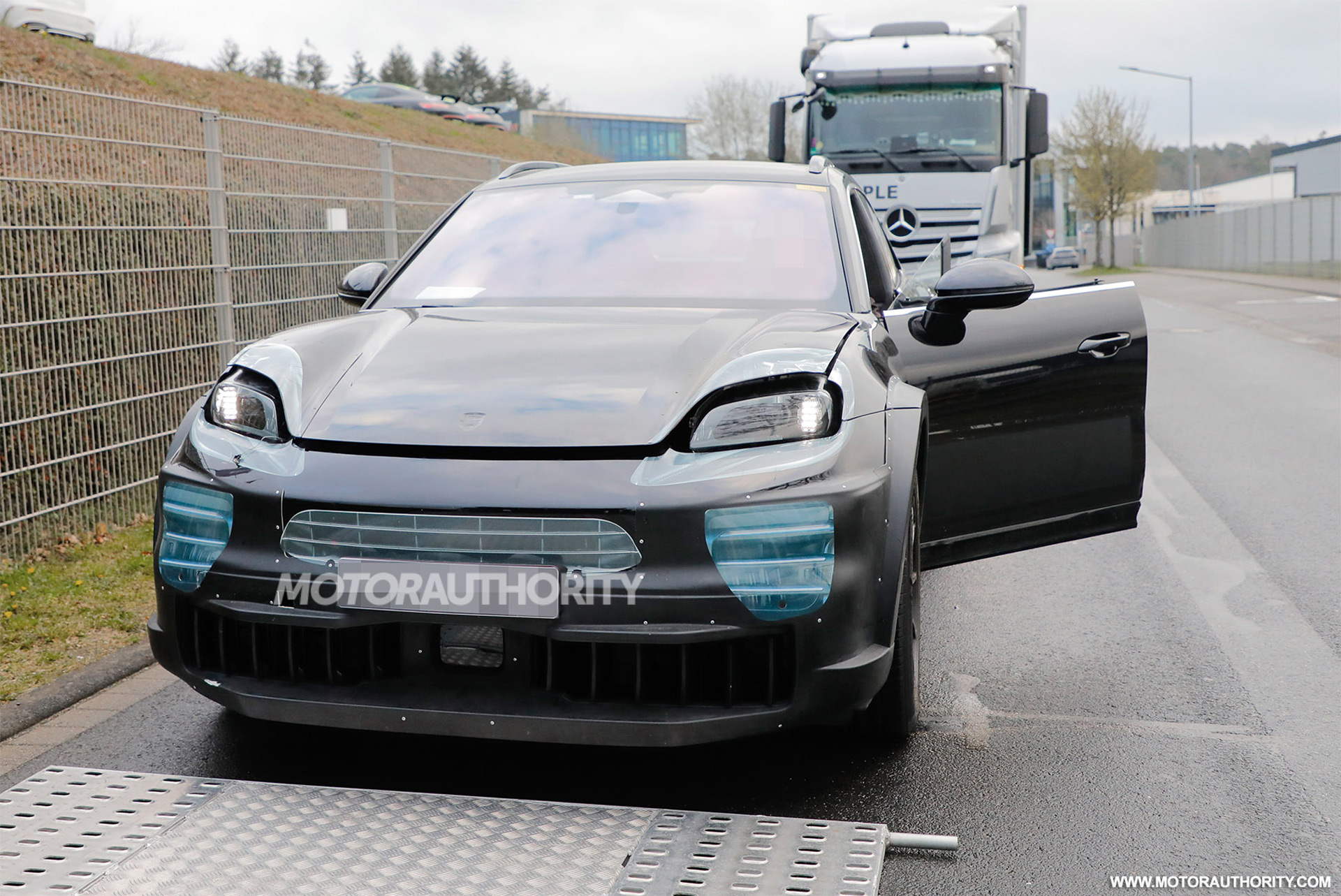 2026 Porsche Cayenne EV: What The Spy Shots Tell Us 2026 Porsche Cayenne EV: What The Spy Shots Tell Us