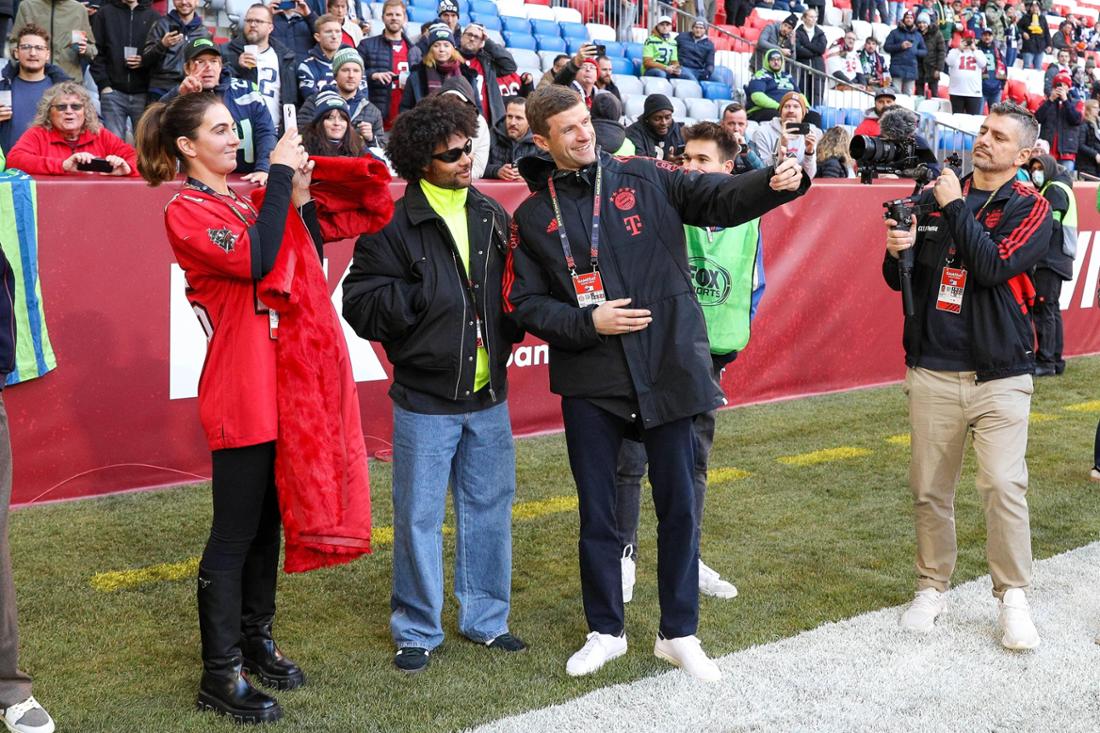 25 Years At Allianz Arena: Thomas Müller's Emotional Goodbye 25 Years At Allianz Arena: Thomas Müller's Emotional Goodbye