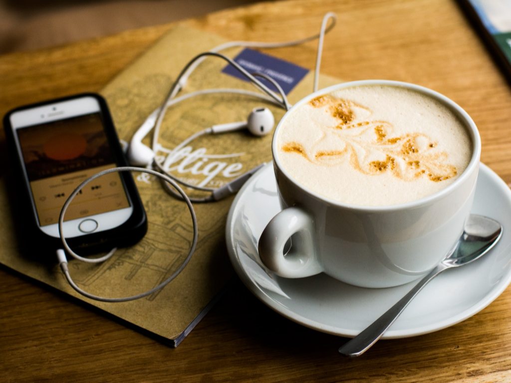5 Podcasts De Misterio, Suspenso Y Terror Que Debes Escuchar 5 Podcasts De Misterio, Suspenso Y Terror Que Debes Escuchar