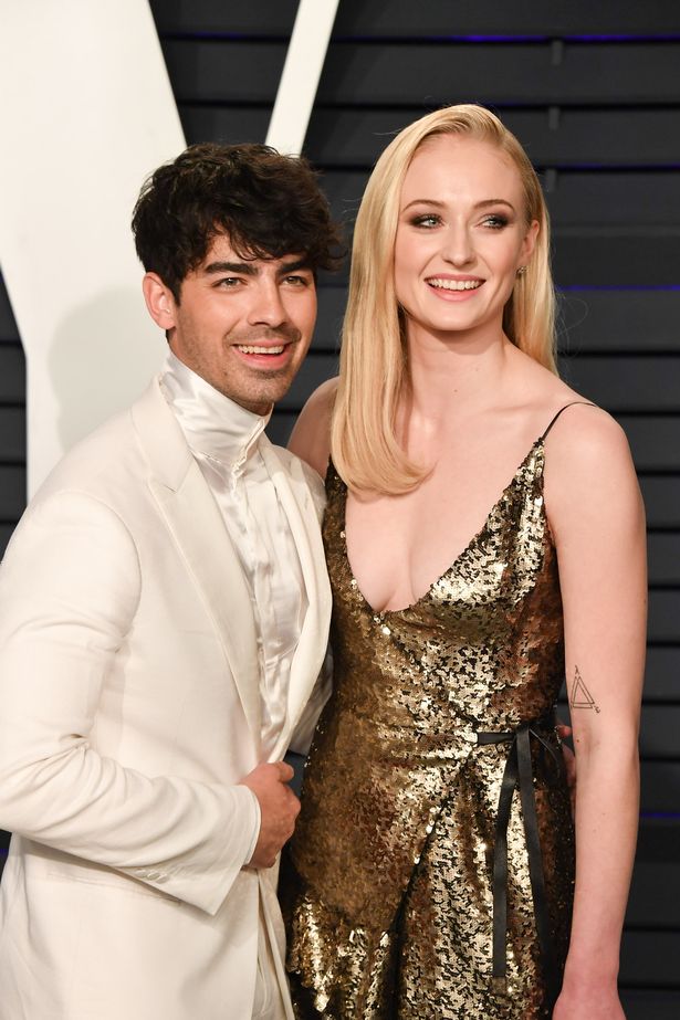 A Couple's Fight Over Joe Jonas: His Reaction A Couple's Fight Over Joe Jonas: His Reaction
