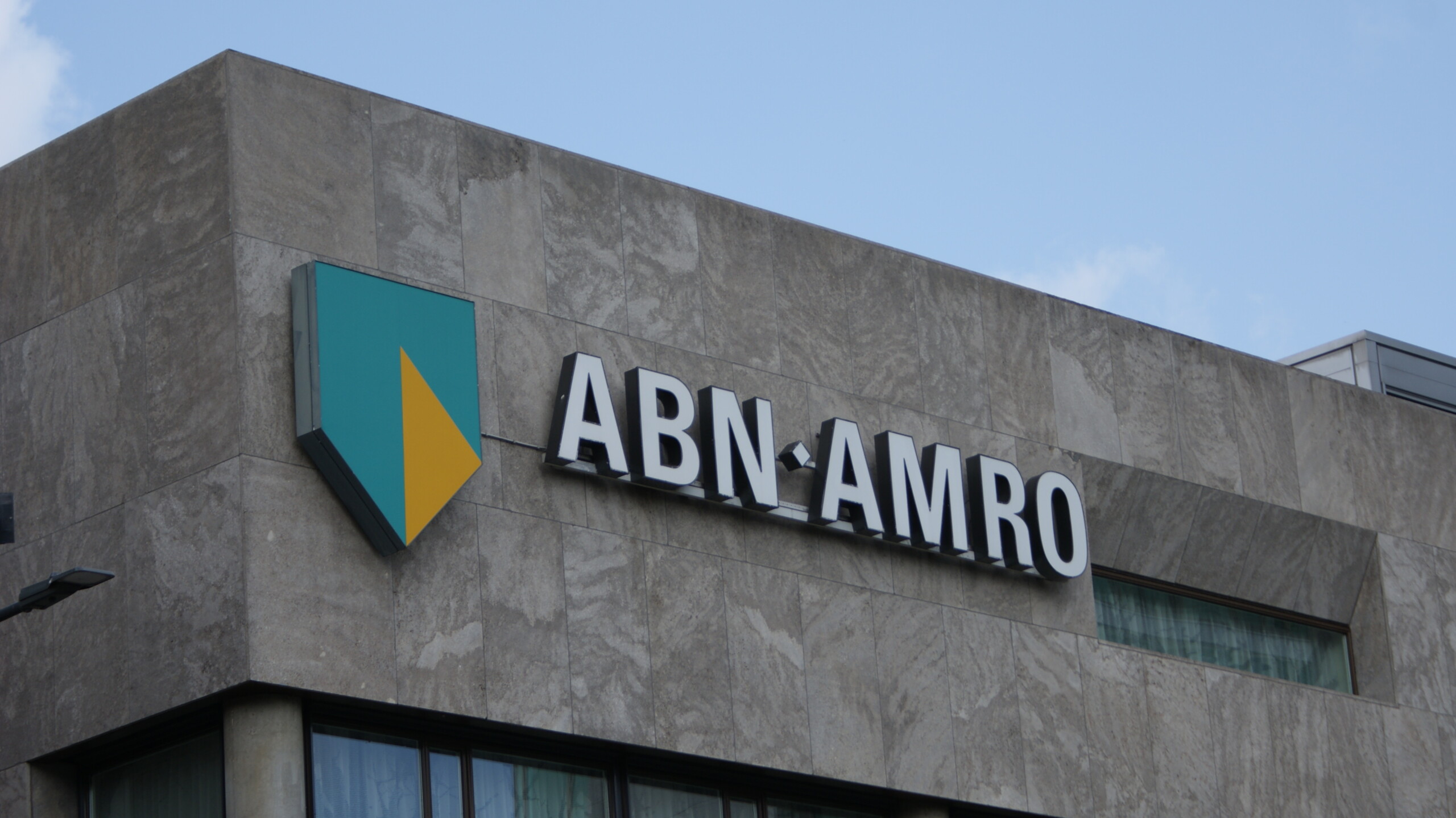 ABN AMRO: Sterke Kwartaalcijfers Stuwen AEX-Koers Omhoog ABN AMRO: Sterke Kwartaalcijfers Stuwen AEX-Koers Omhoog
