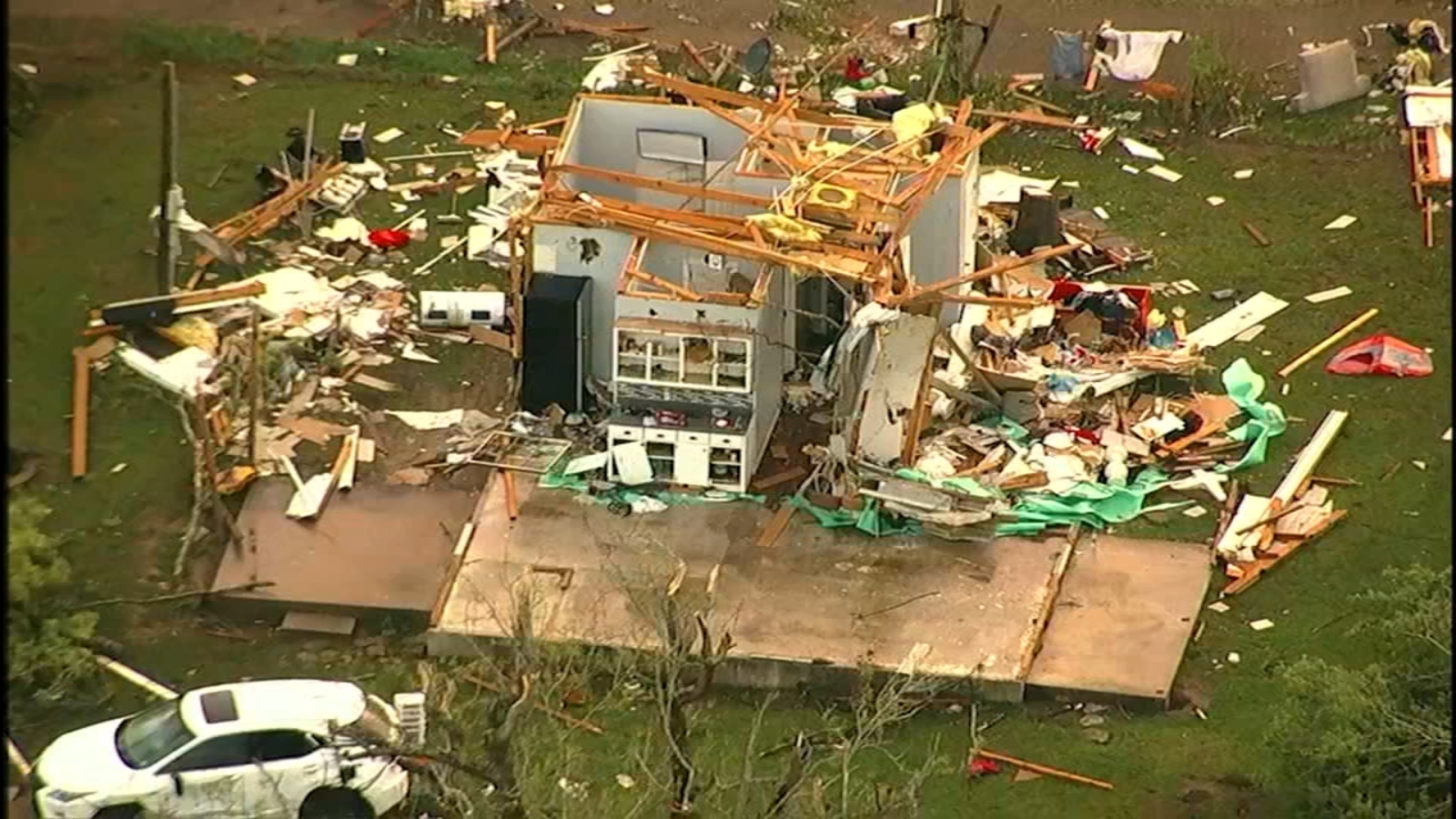 Aftermath Of Deadly Tornado: A CNN Correspondent's Report Aftermath Of Deadly Tornado: A CNN Correspondent's Report