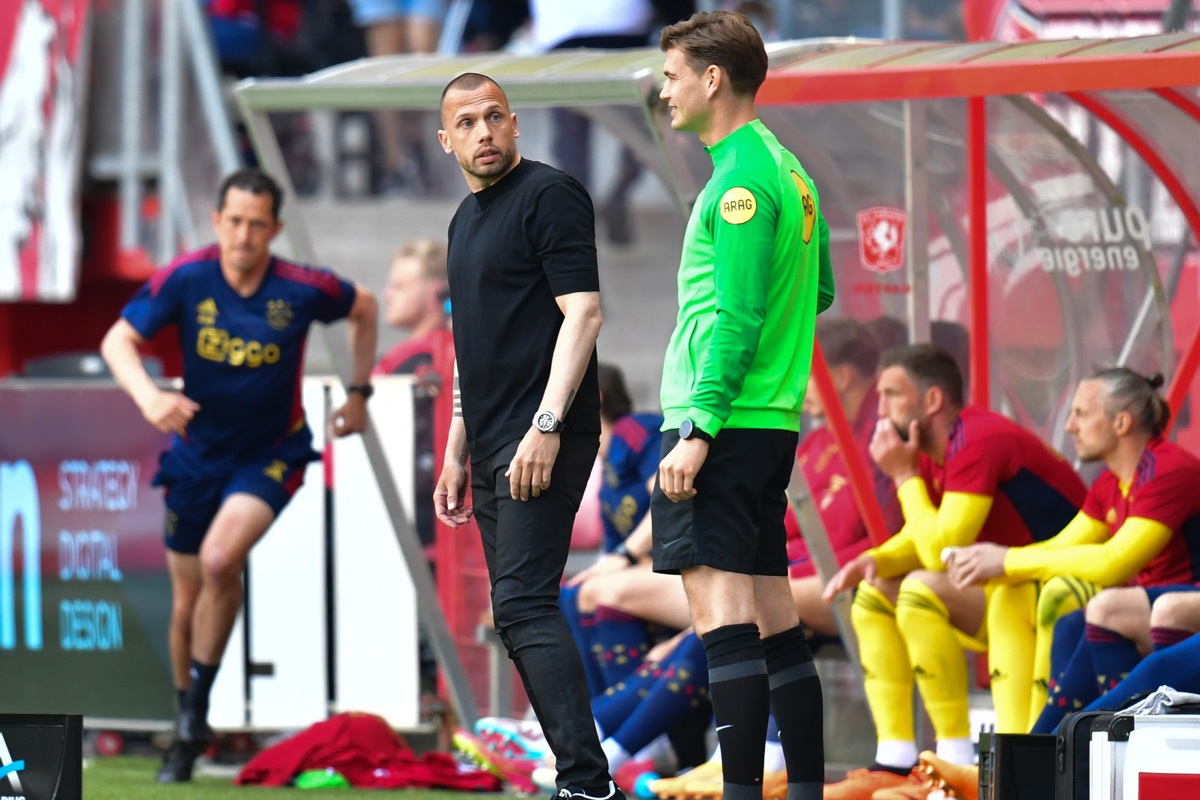 Ajax Bevestigt Gesprekken Met Heitinga