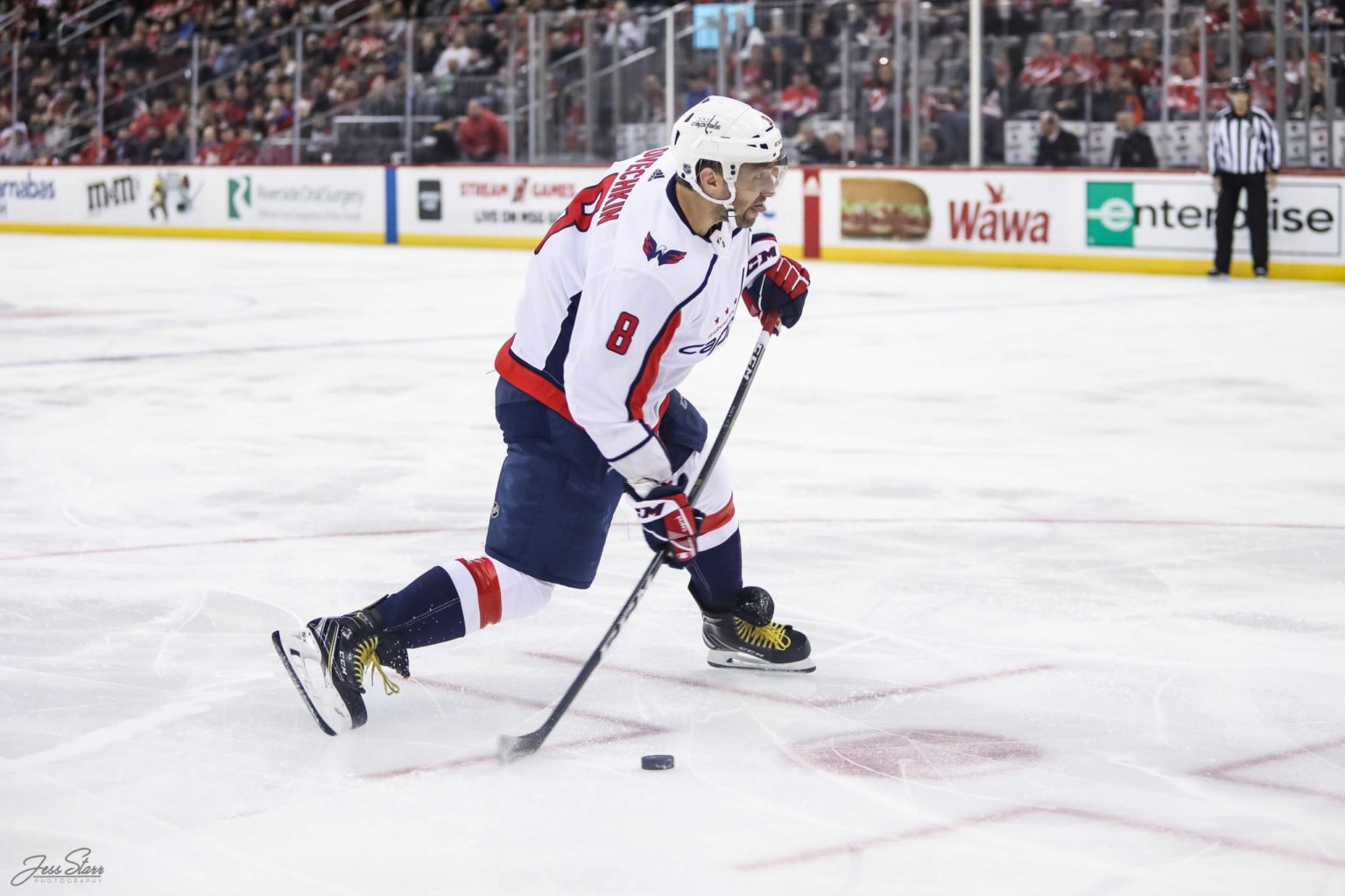 Alex Ovechkin Matches Wayne Gretzky's NHL Goal Record Alex Ovechkin Matches Wayne Gretzky's NHL Goal Record