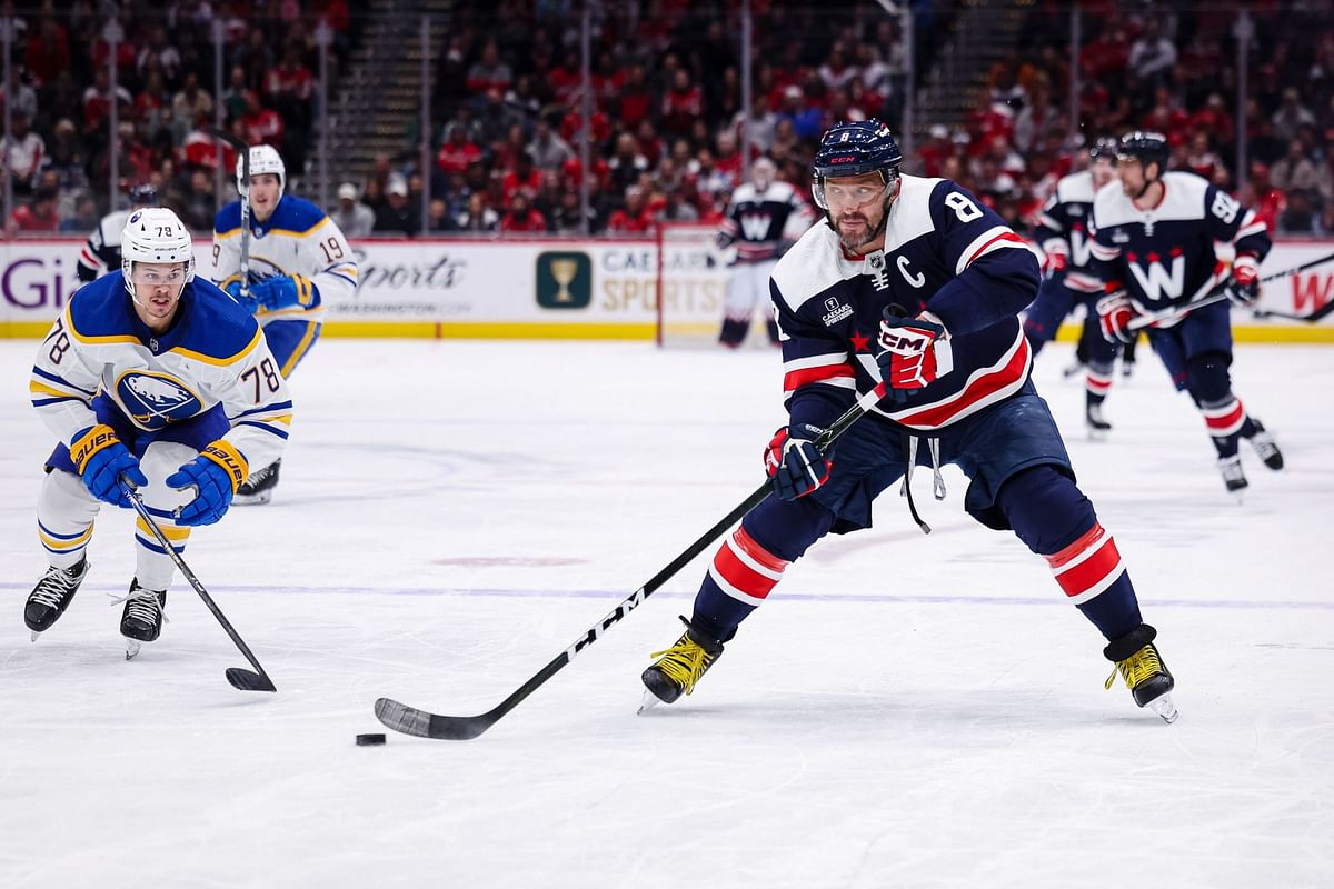 Alex Ovechkin Ties Gretzky's NHL Goal Record Alex Ovechkin Ties Gretzky's NHL Goal Record