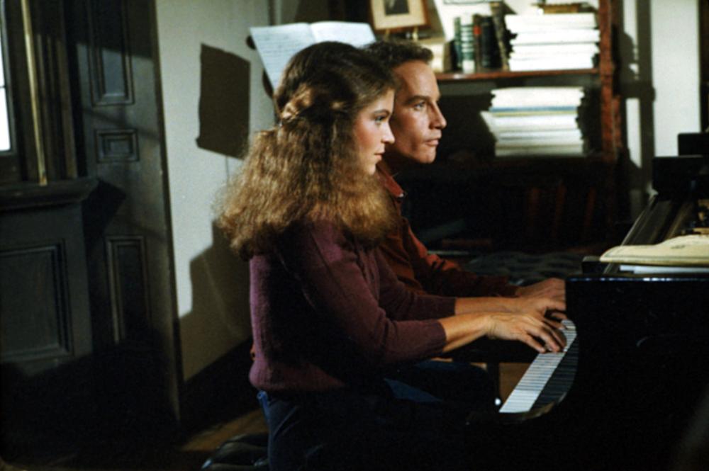 Amy Irving's Moving Tribute After Dallas And Carrie Star's Death Amy Irving's Moving Tribute After Dallas And Carrie Star's Death