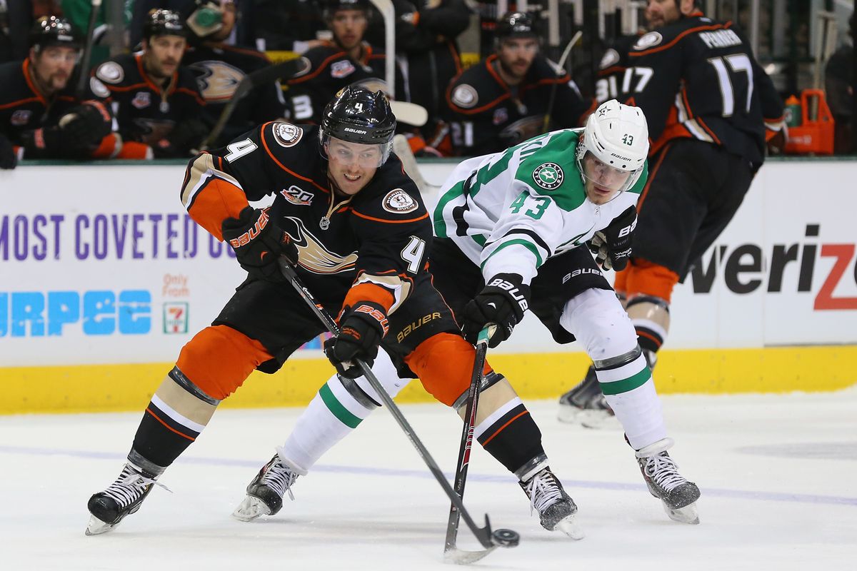 Anaheim Ducks Fall To Dallas Stars Despite Carlsson's Two Goals Anaheim Ducks Fall To Dallas Stars Despite Carlsson's Two Goals