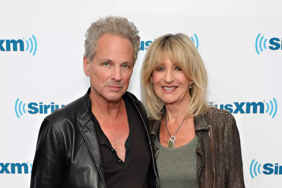 Analyzing Fleetwood Mac's Continued Success: An Examination Of Their Top Albums Analyzing Fleetwood Mac's Continued Success: An Examination Of Their Top Albums