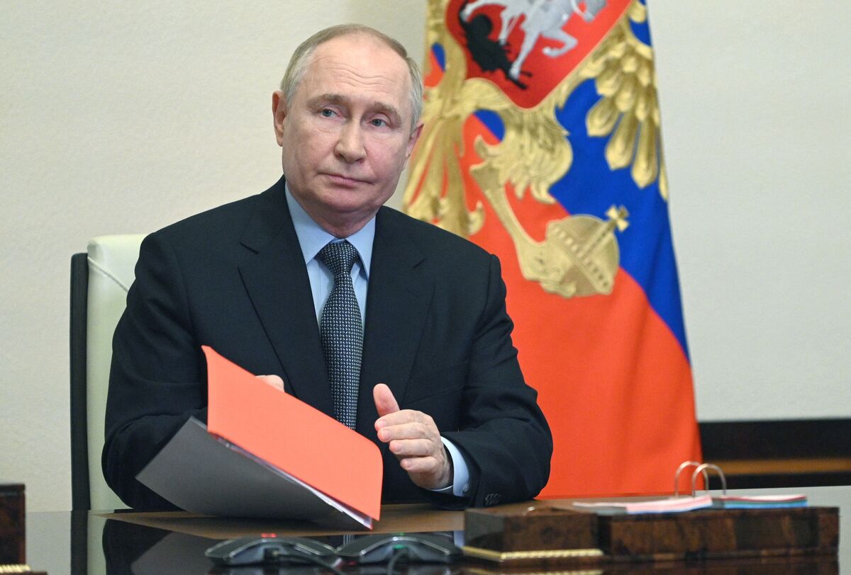 Analyzing Putin's Transformation Of Russia's Economy For War