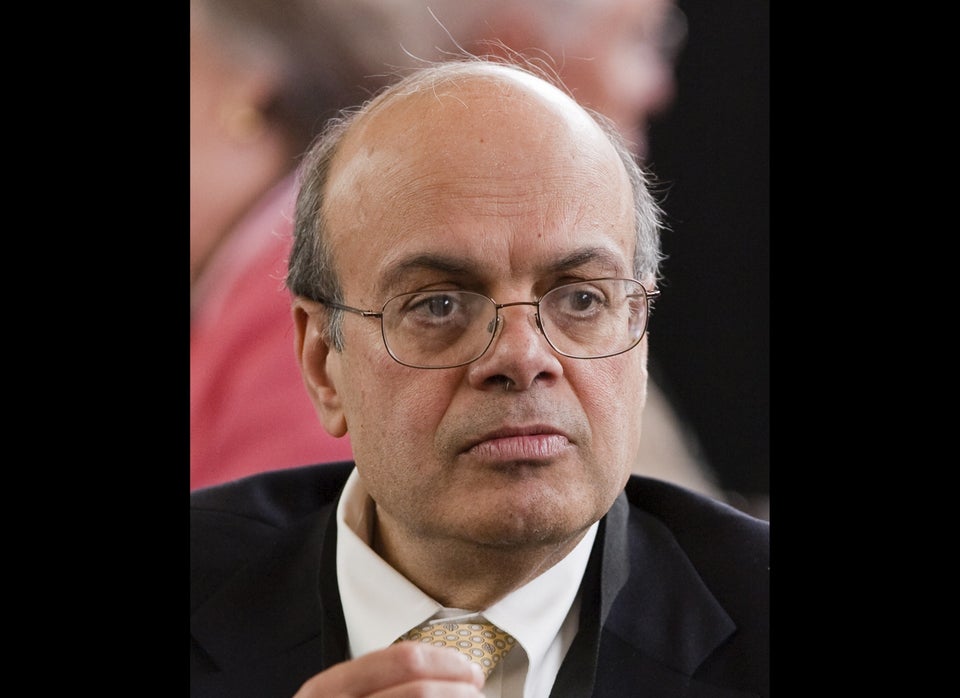 Analyzing The Potential Successor To Warren Buffett: A Canadian Billionaire's Case Analyzing The Potential Successor To Warren Buffett: A Canadian Billionaire's Case