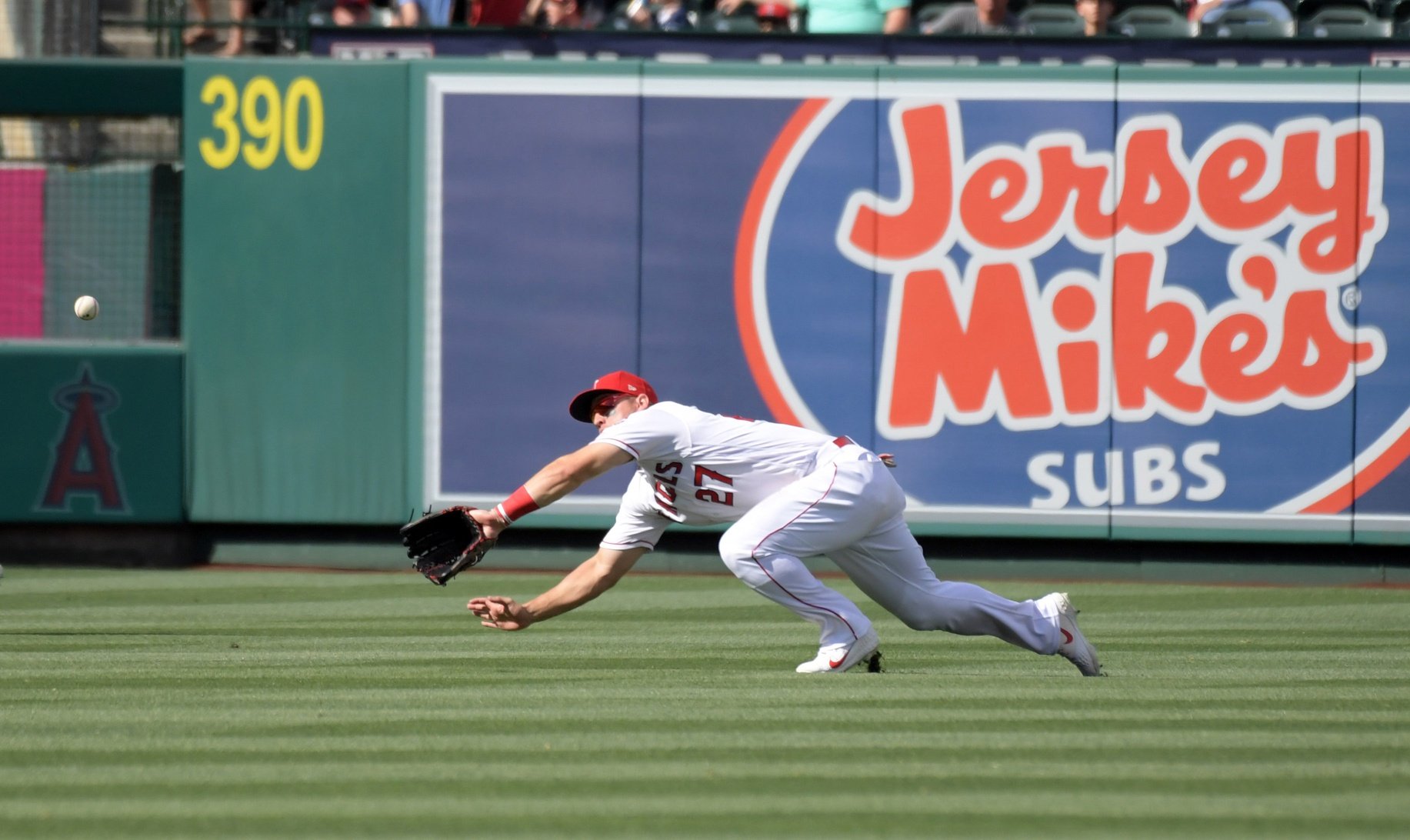 Angels' Losing Streak Hits Five As Mike Trout Exits With Knee Injury Angels' Losing Streak Hits Five As Mike Trout Exits With Knee Injury