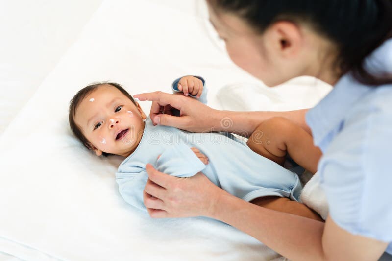 Applying For An Emirates ID For A Newborn Baby In The UAE: Fees In March 2025 Applying For An Emirates ID For A Newborn Baby In The UAE: Fees In March 2025
