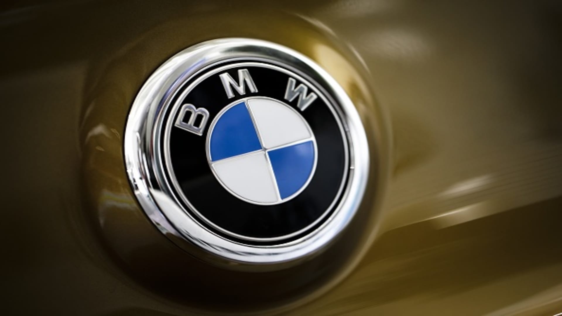 Are BMW And Porsche Facing A China Crisis? A Look At The Automotive Market Are BMW And Porsche Facing A China Crisis? A Look At The Automotive Market
