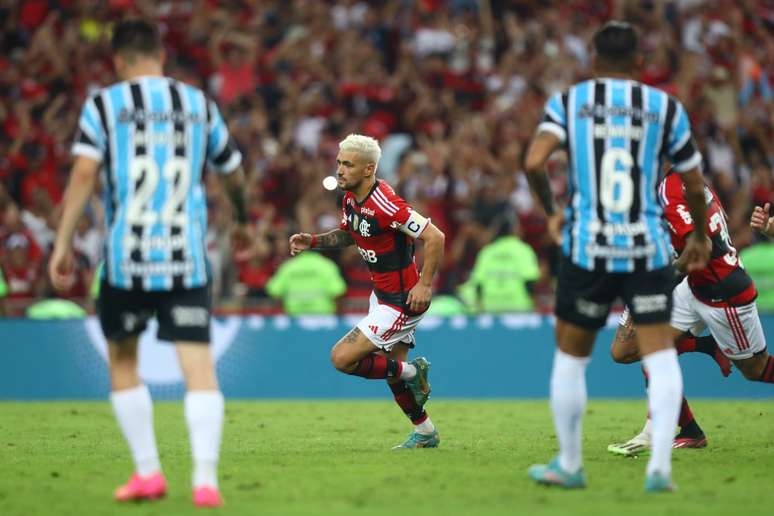Arrascaeta Marca Dois, Flamengo Derrota Grêmio No Brasileirão Arrascaeta Marca Dois, Flamengo Derrota Grêmio No Brasileirão