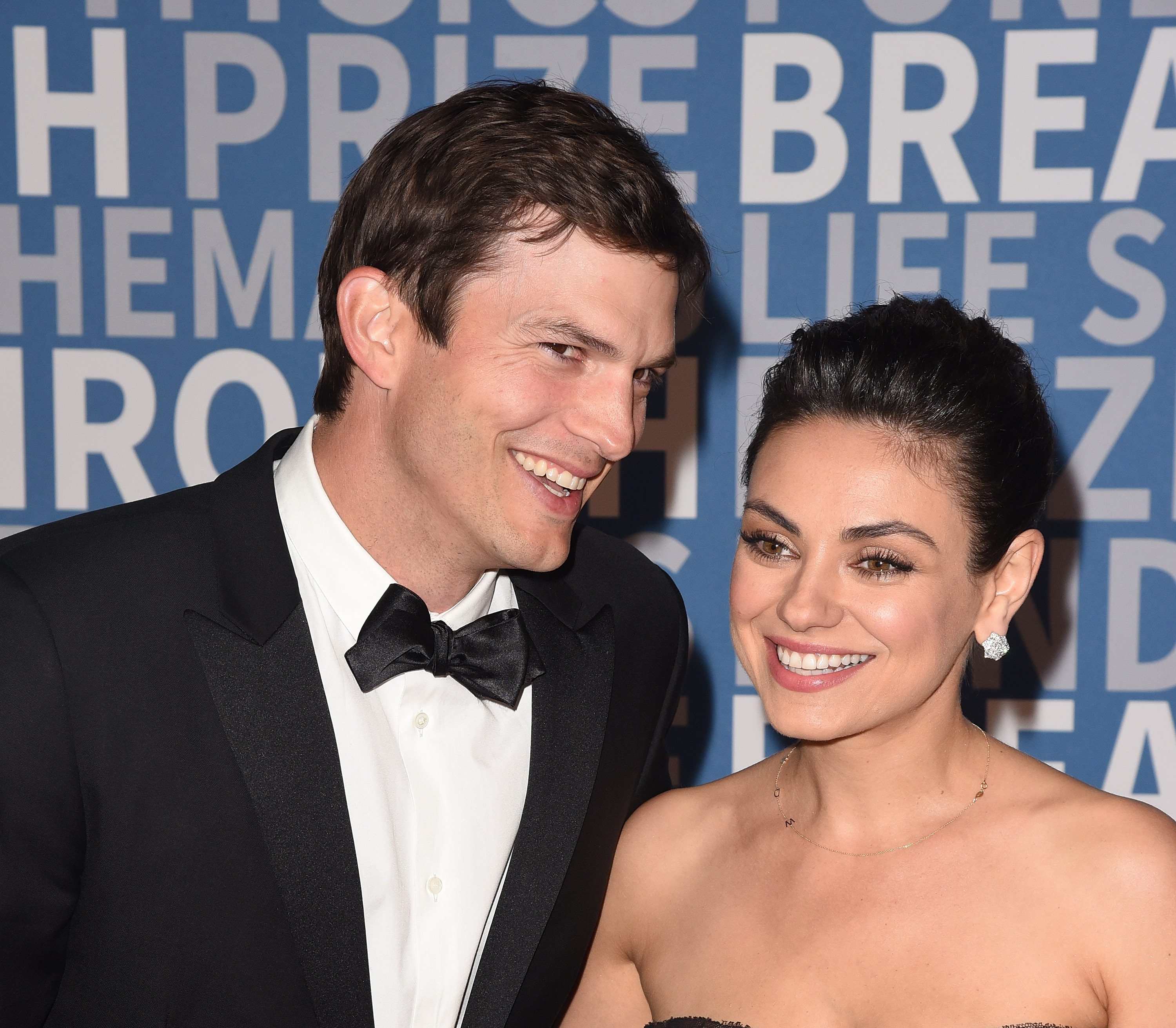 Ashton Kutcher And Mila Kunis Spotted In Beverly Hills After Venice Film Shoot Ashton Kutcher And Mila Kunis Spotted In Beverly Hills After Venice Film Shoot
