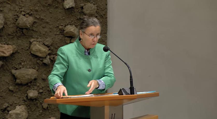 Asylum Minister Faber Wins No-Confidence Vote Asylum Minister Faber Wins No-Confidence Vote