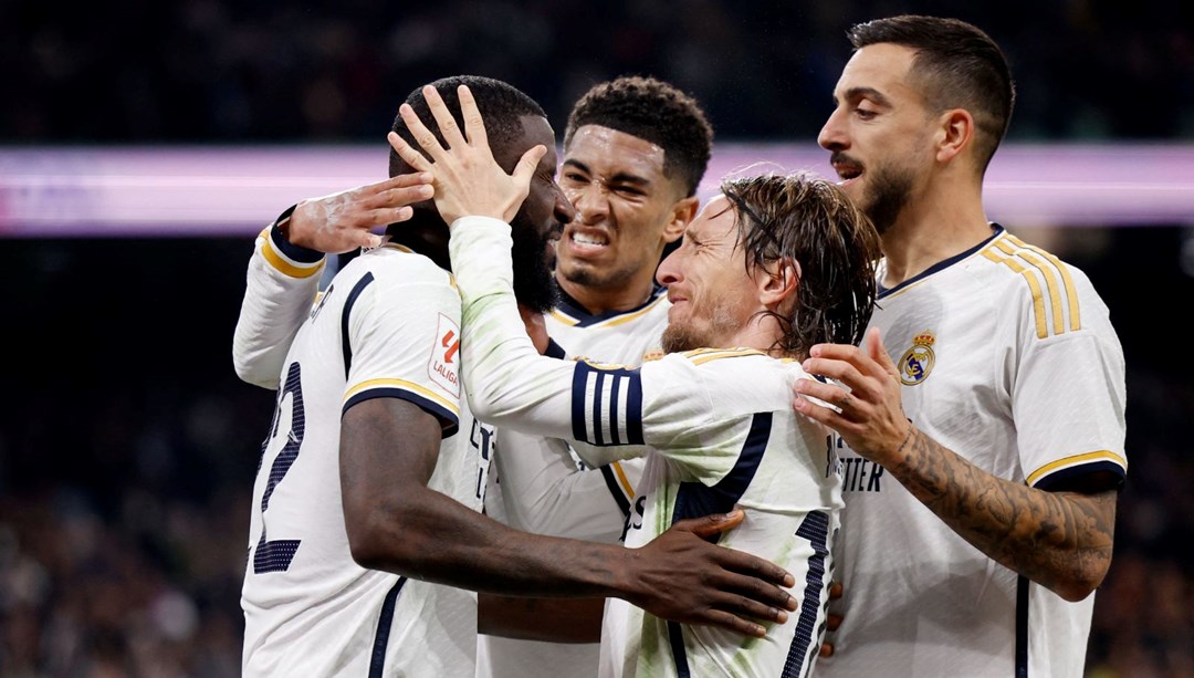 Atletico Madrid, Sevilla'yı 2-1 Yendi: Maç Özeti Ve Analiz Atletico Madrid, Sevilla'yı 2-1 Yendi: Maç Özeti Ve Analiz