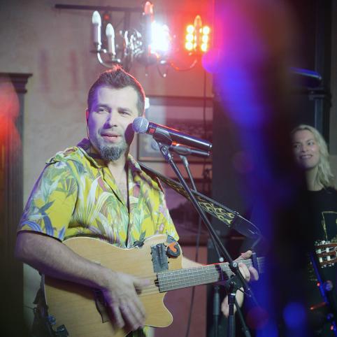 Bazelis Rengia Euroviziją: Muzikos, Protestų Ir Saunų Savaitės Pradžia Bazelis Rengia Euroviziją: Muzikos, Protestų Ir Saunų Savaitės Pradžia