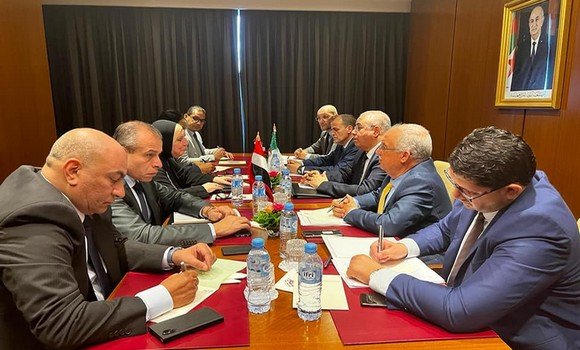 بحث وزير التجارة سبل تعزيز التعاون الاقتصادي مع جمهورية أذربيجان بحث وزير التجارة سبل تعزيز التعاون الاقتصادي مع جمهورية أذربيجان