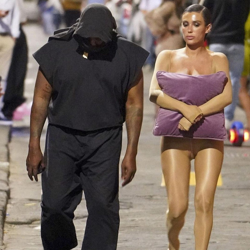 Bianca Censori's Controversial Fashion Choices Continue Bianca Censori's Controversial Fashion Choices Continue