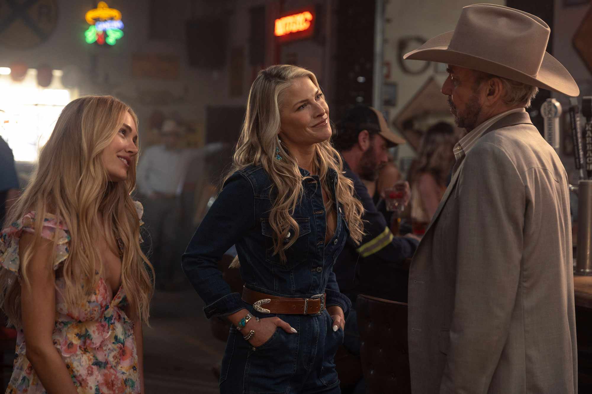 Billy Bob Thornton Defends Ali Larter And Angela Norris: A Landman Controversy Billy Bob Thornton Defends Ali Larter And Angela Norris: A Landman Controversy