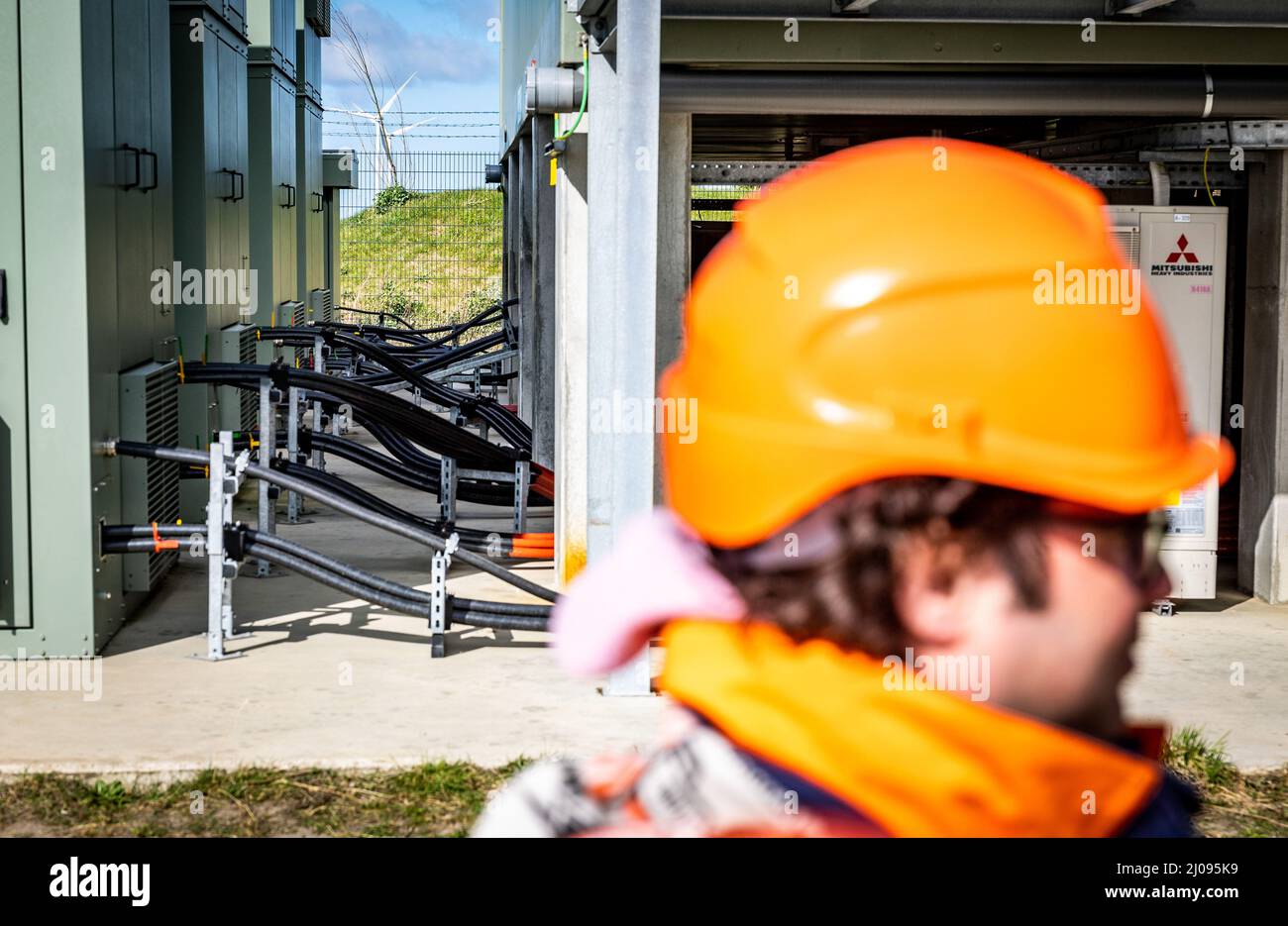 Bio-based Basisschool: Afhankelijk Van Dieselgeneratoren? Bio-based Basisschool: Afhankelijk Van Dieselgeneratoren?