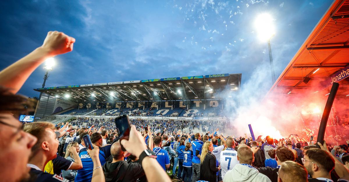 Bundesliga Rückkehr: Der HSV Und Seine Fans Im Freudentaumel Bundesliga Rückkehr: Der HSV Und Seine Fans Im Freudentaumel