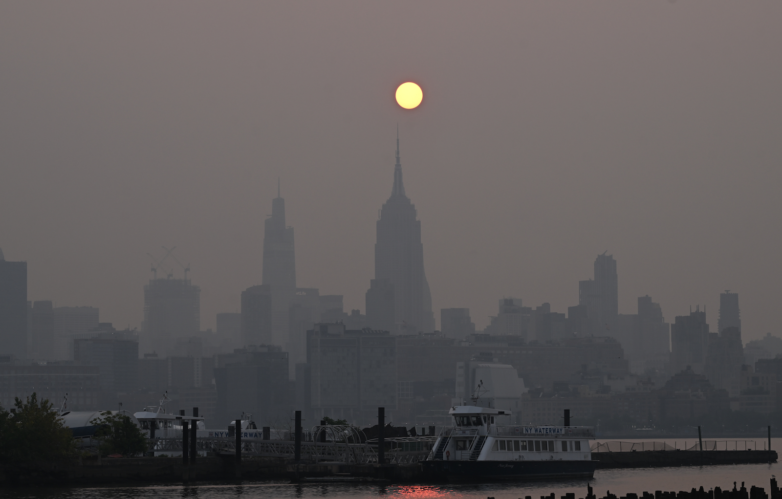 Canadian Wildfire Smoke Impact: 3°C Cooling In New York And Toxic Air Pollutants Canadian Wildfire Smoke Impact: 3°C Cooling In New York And Toxic Air Pollutants