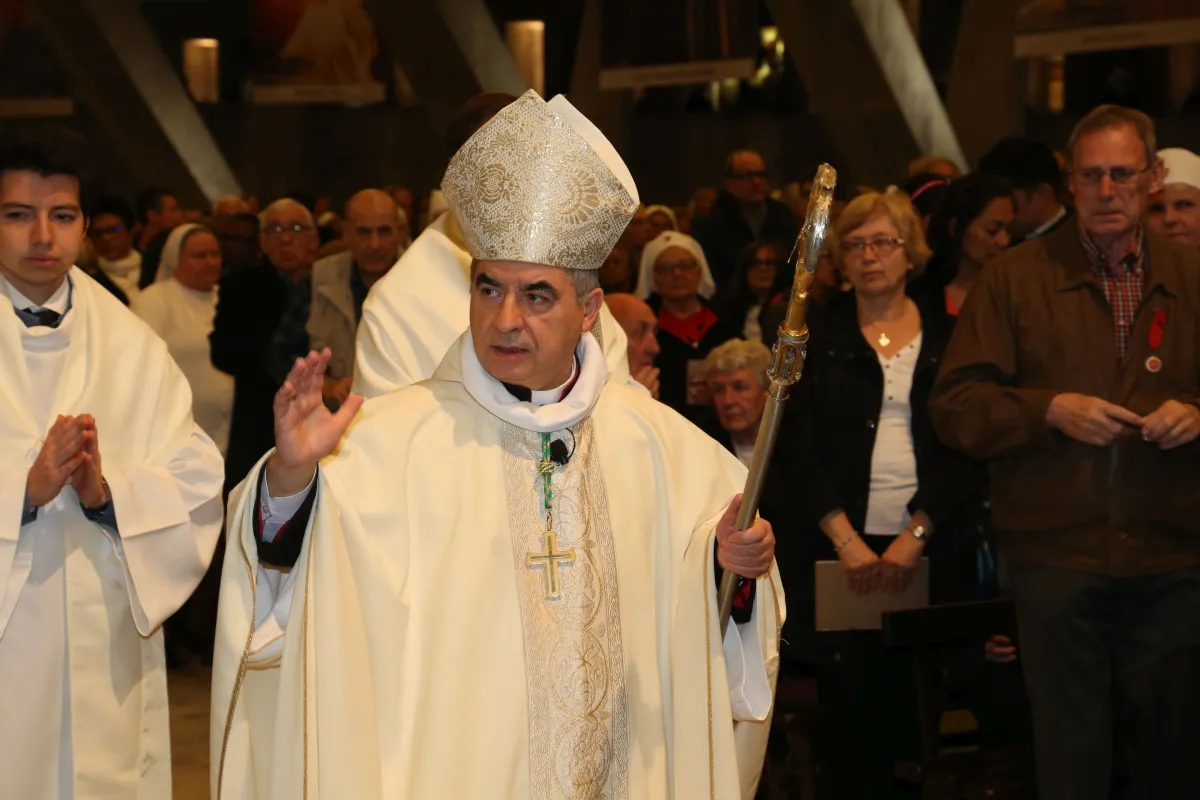 Cardinale Becciu E La Cardinale Becciu E La