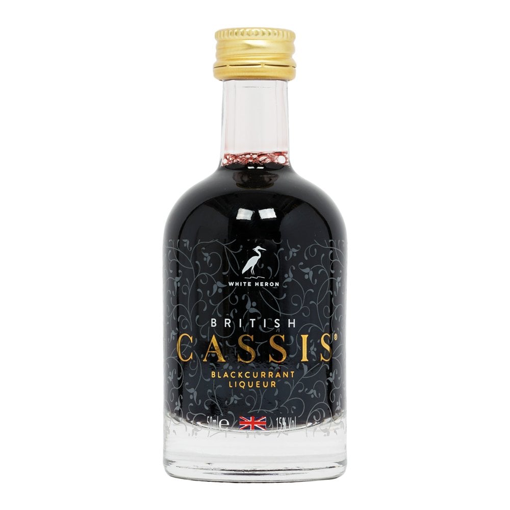 Cassis Blackcurrant Liqueur: A History And Guide To Enjoyment Cassis Blackcurrant Liqueur: A History And Guide To Enjoyment