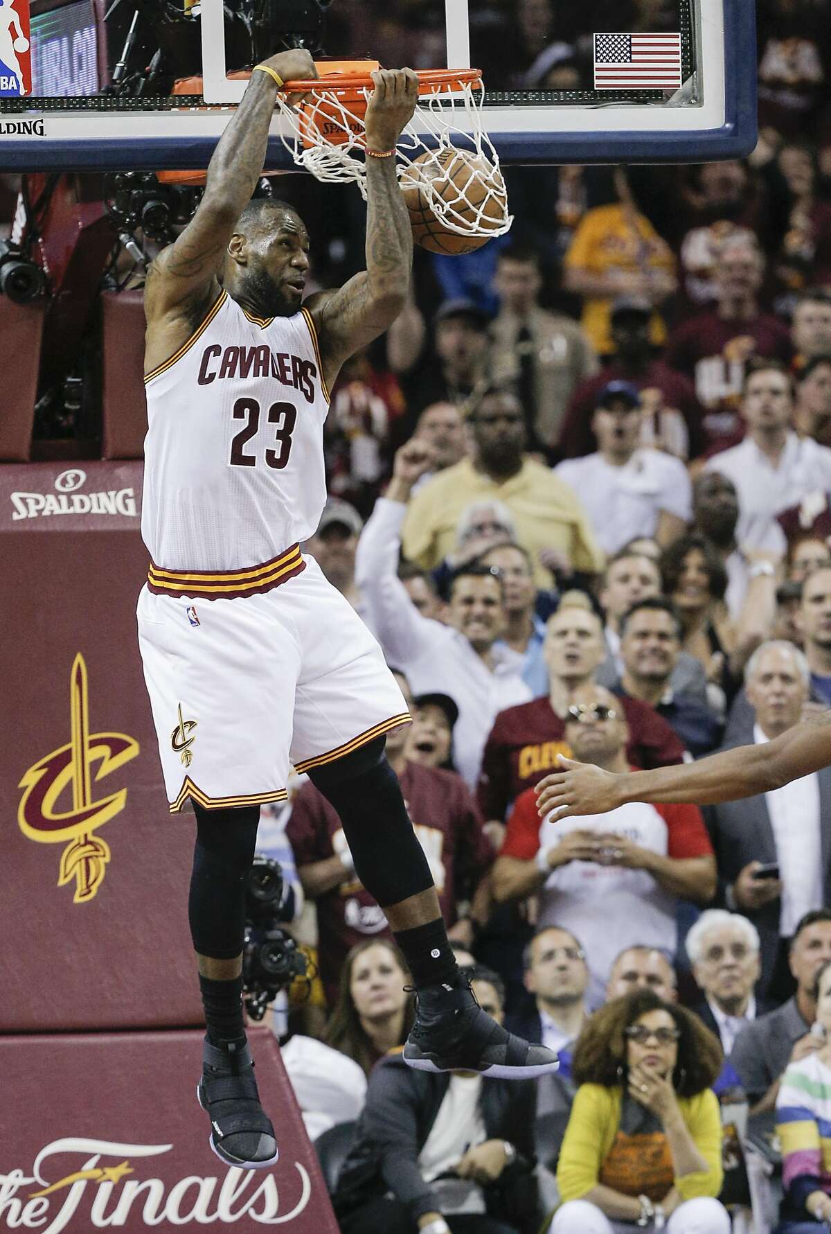 Cavs Jarrett Allen's LeBron-esque Dunk Highlights Win Over Knicks Cavs Jarrett Allen's LeBron-esque Dunk Highlights Win Over Knicks