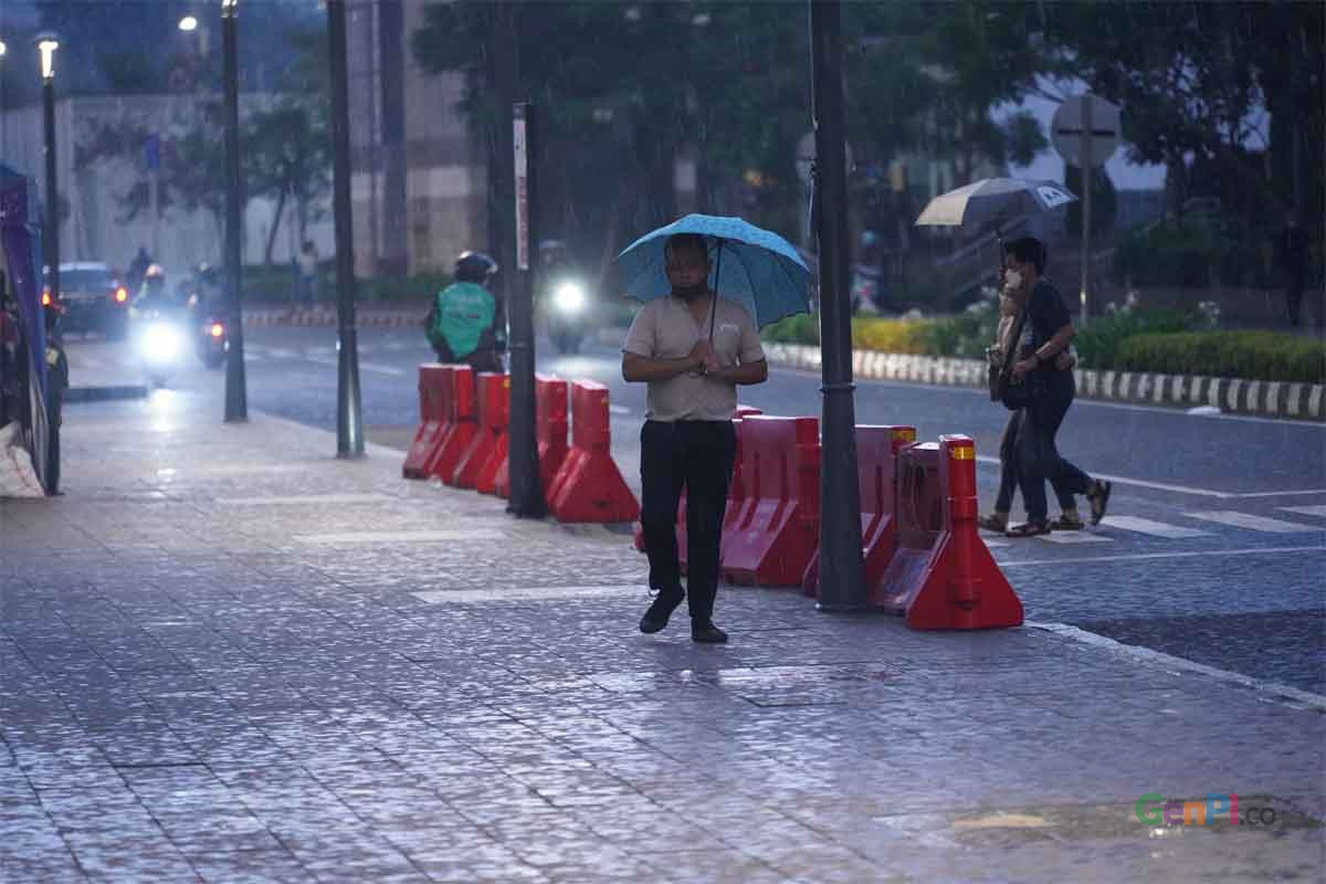 Cek Cuaca Jawa Timur Besok, 24 Maret: Waspada Hujan Lebat Cek Cuaca Jawa Timur Besok, 24 Maret: Waspada Hujan Lebat