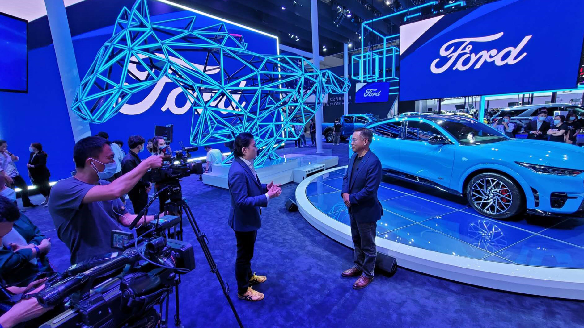 Challenges Facing Premium Automakers In China: A Look At BMW And Porsche Challenges Facing Premium Automakers In China: A Look At BMW And Porsche