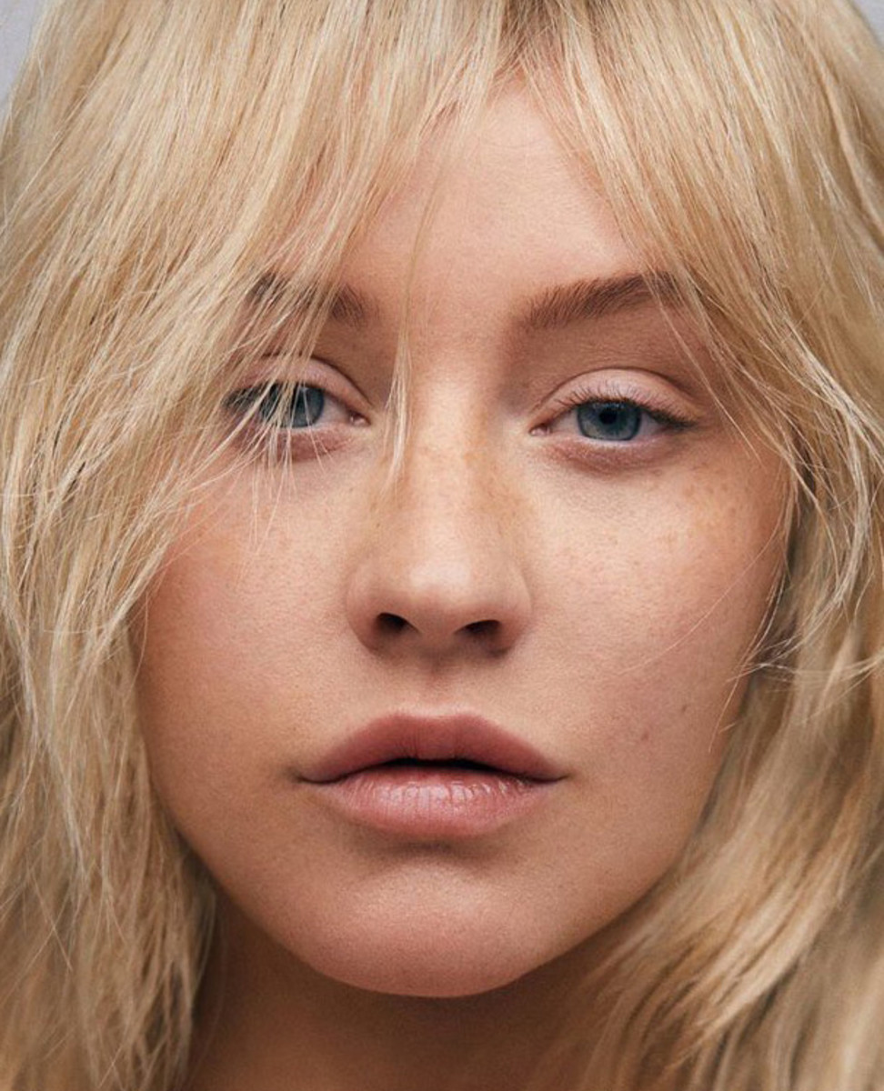 Christina Aguilera's Stunning Transformation: Aging Backwards In Her New Video? Christina Aguilera's Stunning Transformation: Aging Backwards In Her New Video?