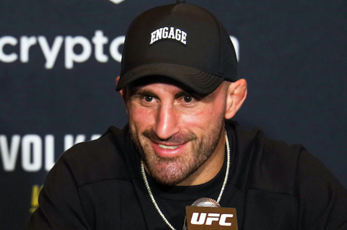 Complete UFC 315 Main Card Unveiled: Muhammad Faces Della Maddalena Complete UFC 315 Main Card Unveiled: Muhammad Faces Della Maddalena