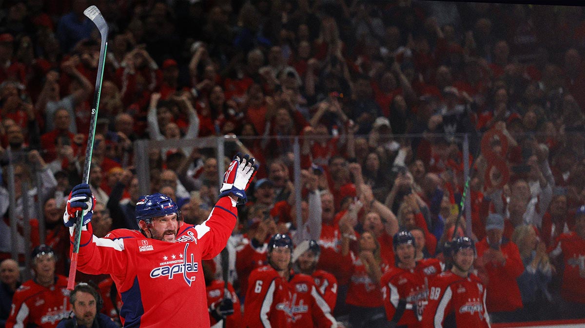 CP NewsAlert: Ovechkin's 894th Goal Ties Gretzky's NHL Record CP NewsAlert: Ovechkin's 894th Goal Ties Gretzky's NHL Record