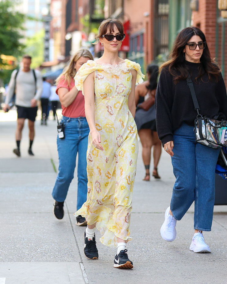 Dakota Johnson With Family At Materialist Premiere: Photos Dakota Johnson With Family At Materialist Premiere: Photos