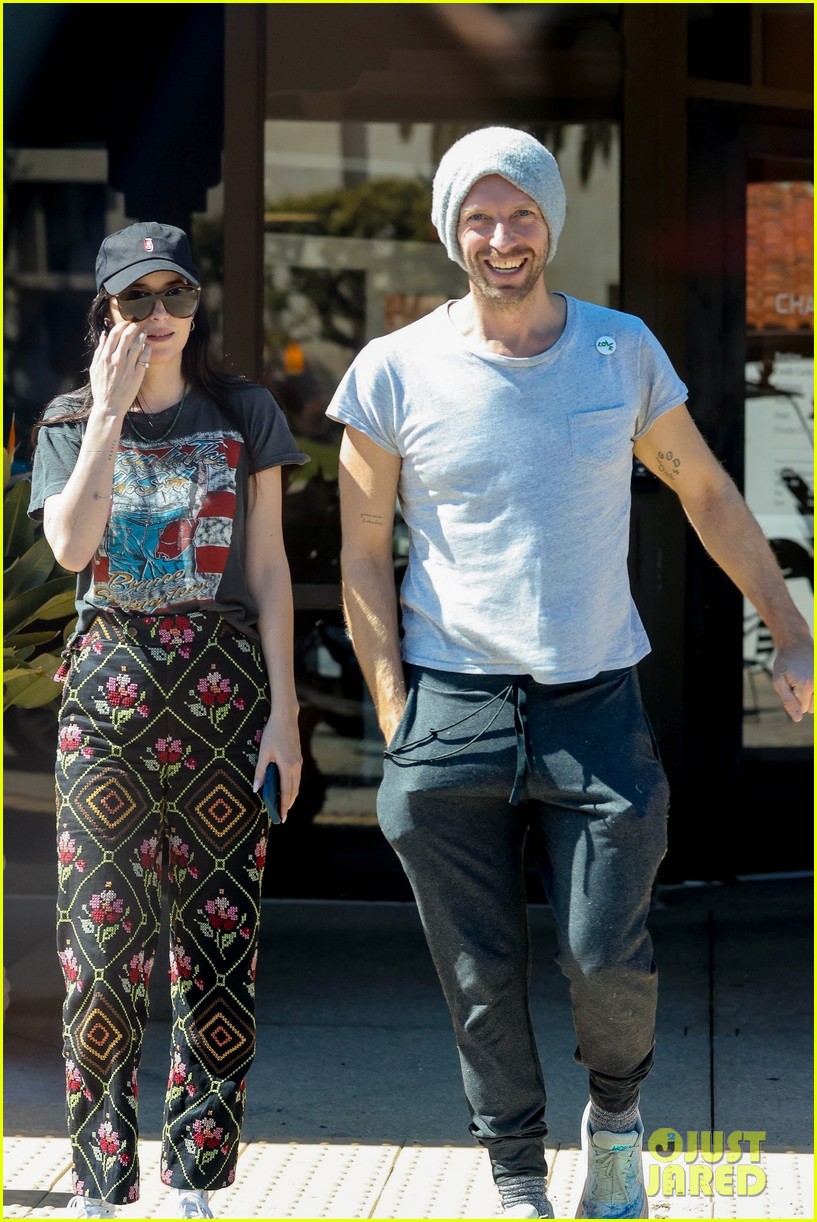 Dakota Johnson's Role Choices: Chris Martin's Potential Impact Dakota Johnson's Role Choices: Chris Martin's Potential Impact