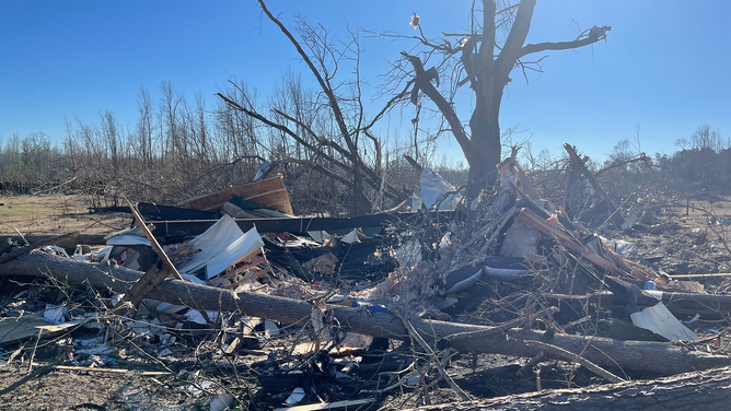 Deadly Tornado: CNN Correspondent Witnesses Destruction
