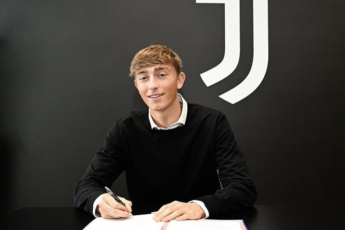 Dean Huijsen Transfer: Arsenal And Chelsea Battle For Young Star Dean Huijsen Transfer: Arsenal And Chelsea Battle For Young Star