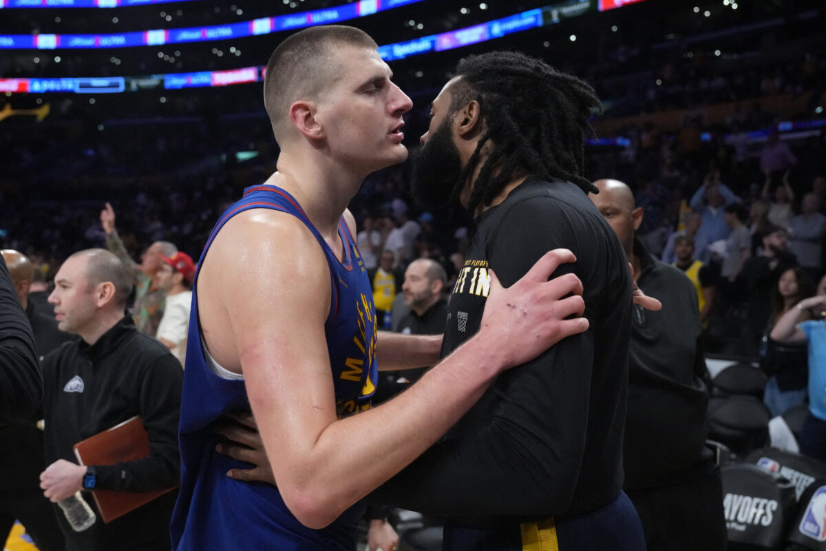 Deandre Džordan Otkriva: Zašto Se Ljubi Sa Jokićem Tri Puta? Deandre Džordan Otkriva: Zašto Se Ljubi Sa Jokićem Tri Puta?
