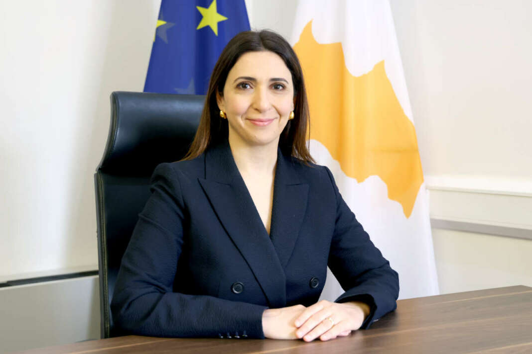 Διμερείς Σχέσεις Κύπρου-Ουγγαρίας: Συνάντηση Κόμπου-Σιγιάρτο, Κυπριακό Και Προεδρία ΕΕ Διμερείς Σχέσεις Κύπρου-Ουγγαρίας: Συνάντηση Κόμπου-Σιγιάρτο, Κυπριακό Και Προεδρία ΕΕ
