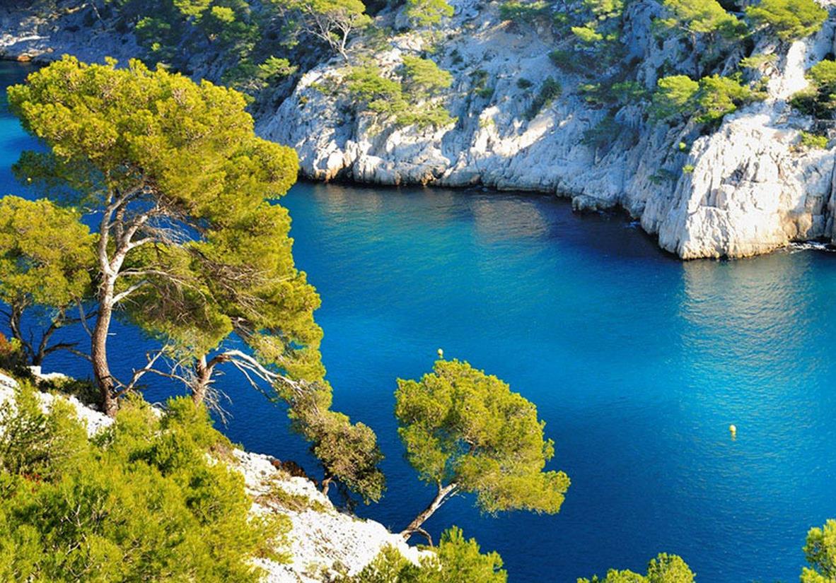 Discover Provence: A Self-Guided Walk From Mountains To The Mediterranean Discover Provence: A Self-Guided Walk From Mountains To The Mediterranean