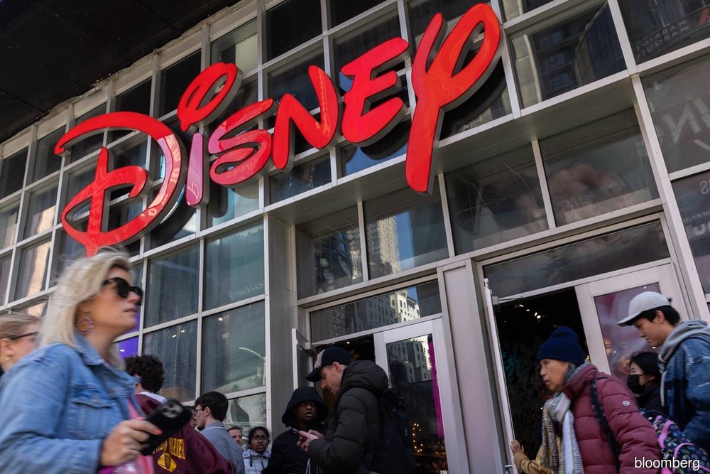 Disney's Profit Outlook Upgraded: Parks And Streaming Drive Growth Disney's Profit Outlook Upgraded: Parks And Streaming Drive Growth