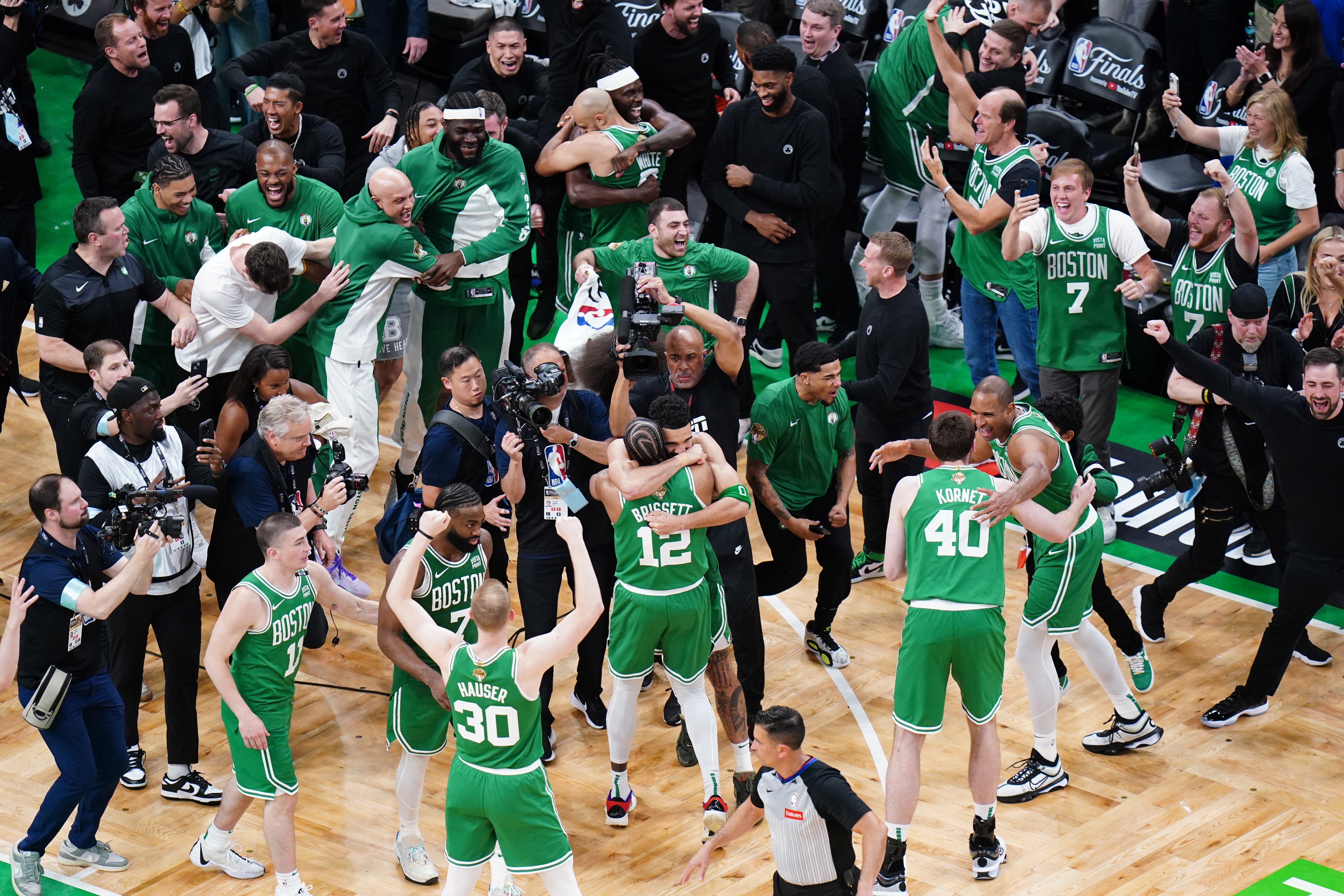 Division Title Secured: Celtics' Commanding Performance Division Title Secured: Celtics' Commanding Performance