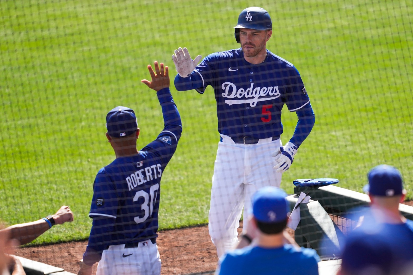 Dodgers Defeat Giants: Freeman, Kim Power Comeback Win