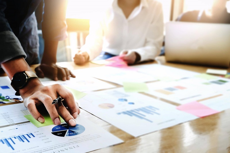 Doze D'économie : Planifier Et Contrôler Son Budget Doze D'économie : Planifier Et Contrôler Son Budget