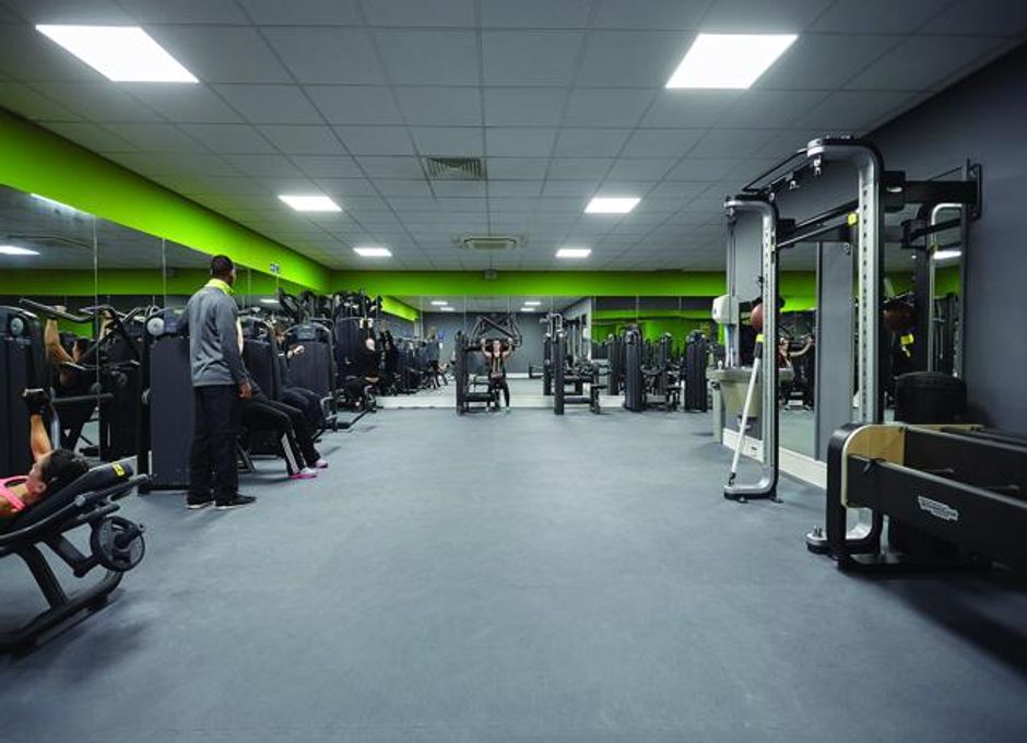 Dragon Den Investor Backs New Padel Courts At Chafford Hundred Health Club Dragon Den Investor Backs New Padel Courts At Chafford Hundred Health Club