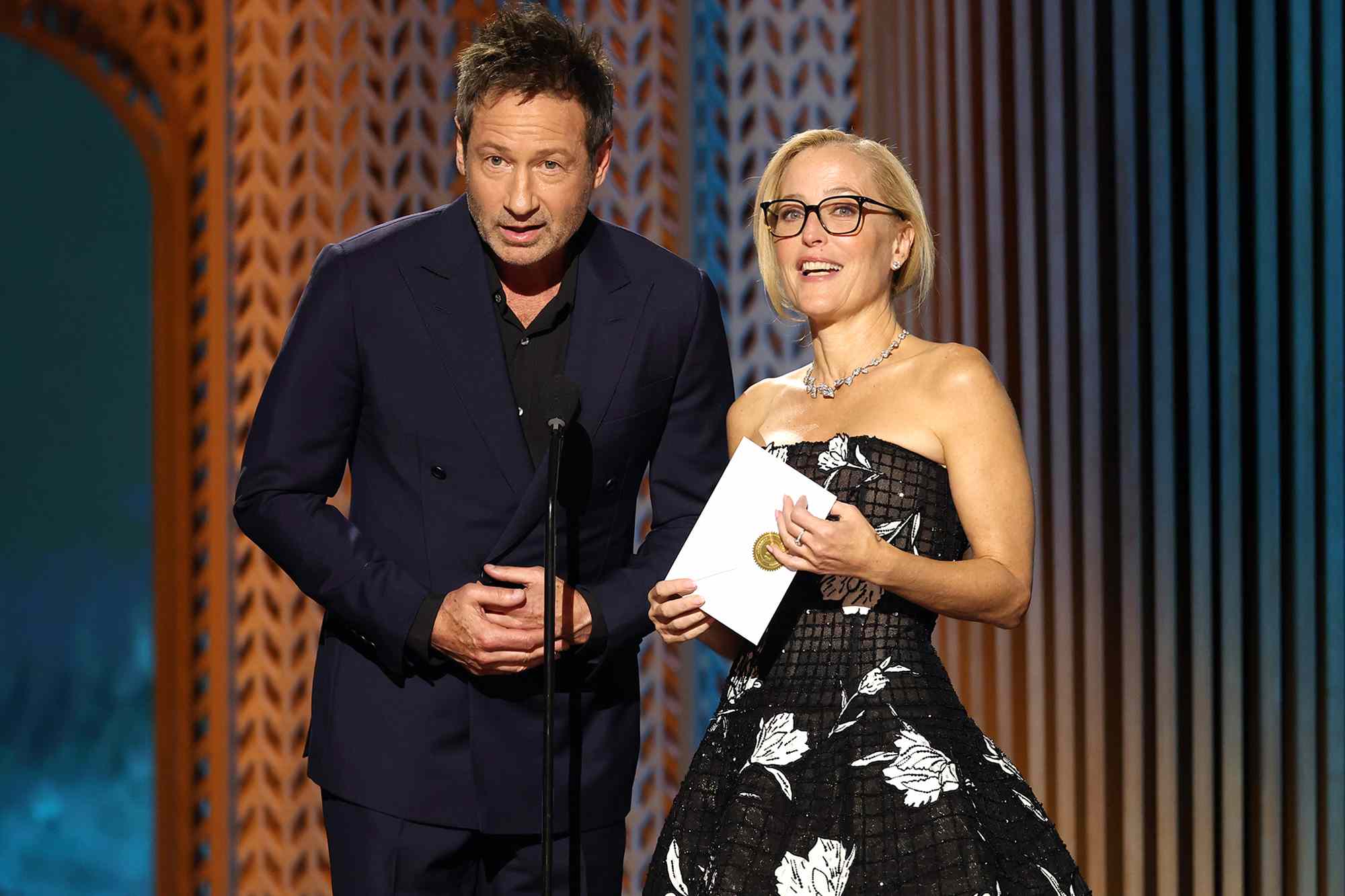 Duchovny And Anderson's Surprise SAG Awards Reunion Duchovny And Anderson's Surprise SAG Awards Reunion