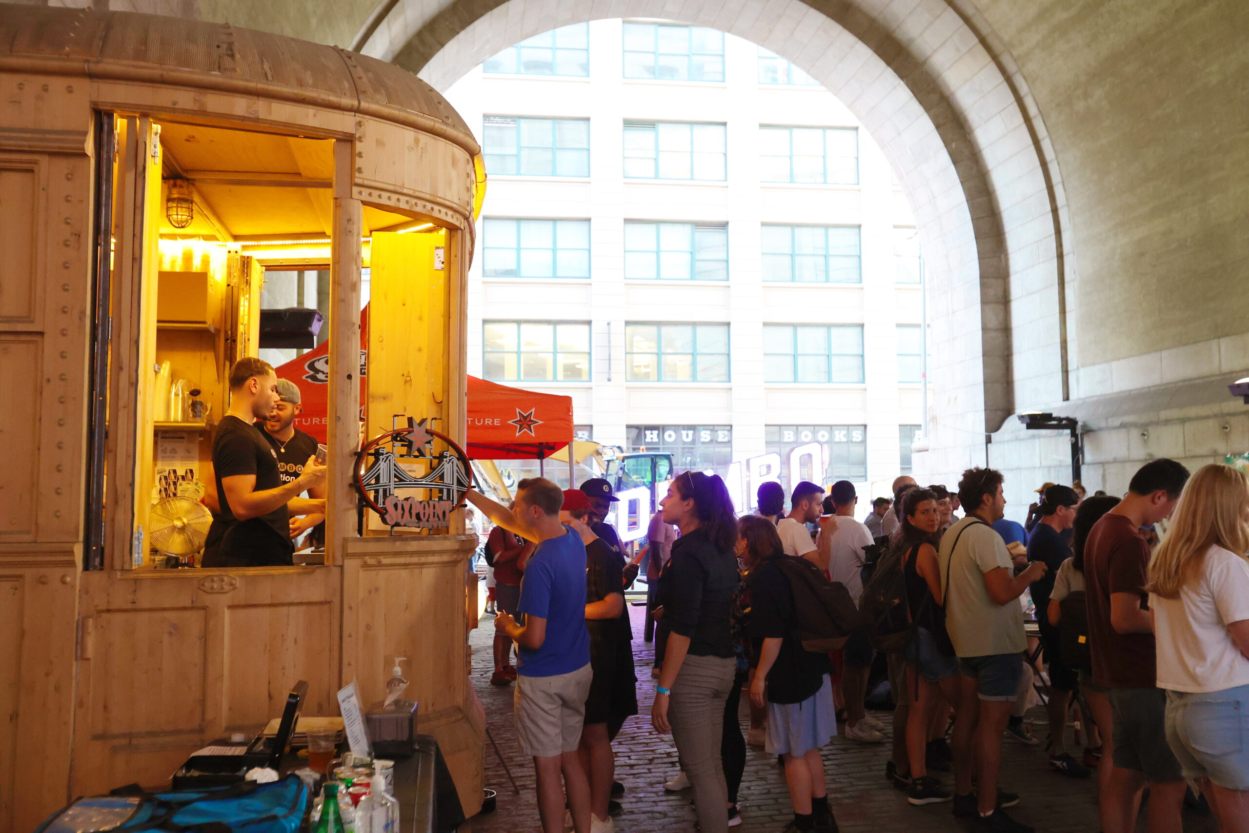 Dumbo's Brooklyn Flea: Archway Plaza Home Extended To 2027 Dumbo's Brooklyn Flea: Archway Plaza Home Extended To 2027